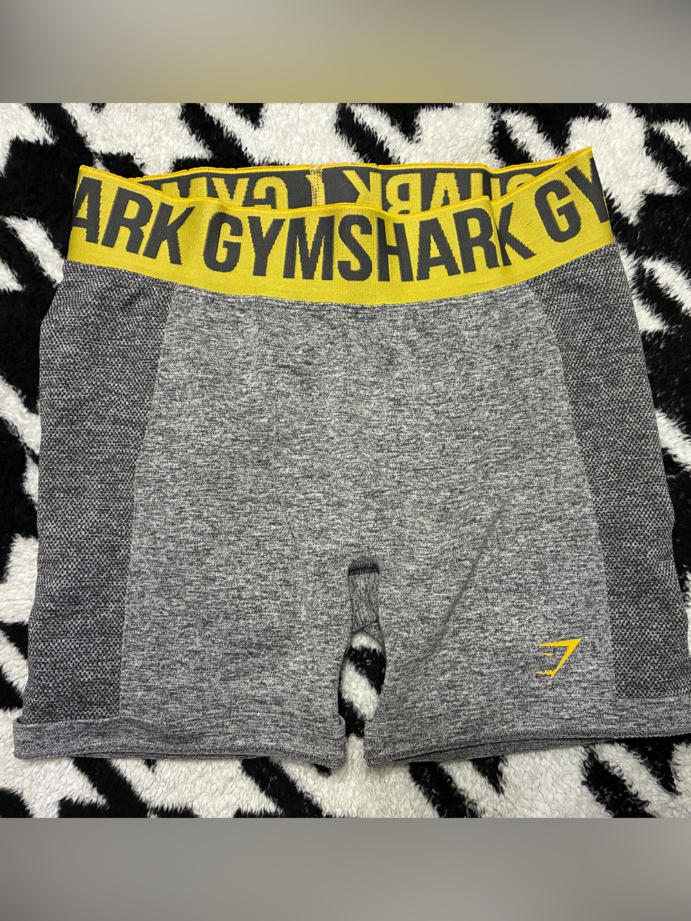 Gymshark Seamless High Waisted Shorts Gray Yellow – Size Small
